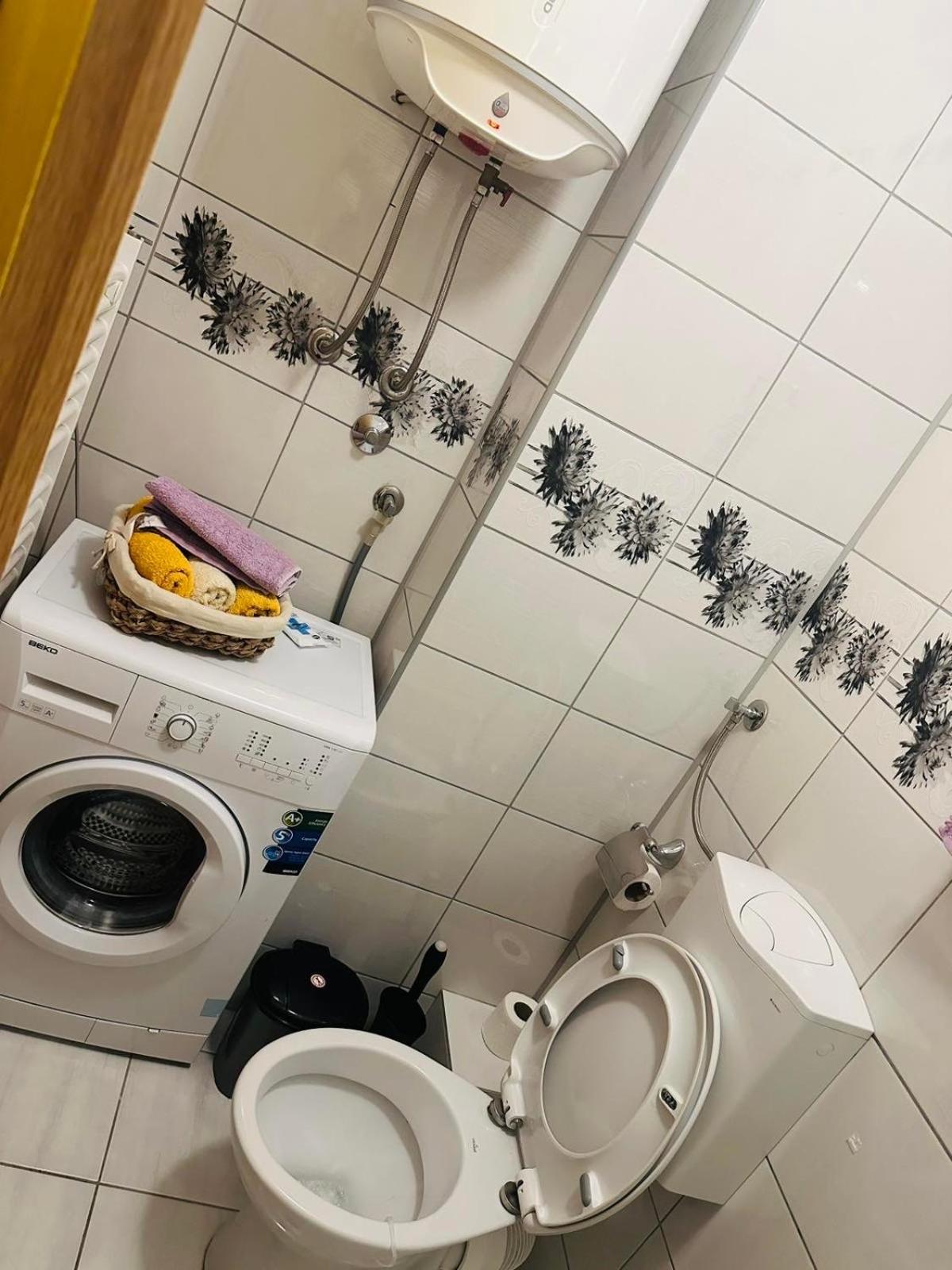 Stan na dan Dobrinja 1 Apartment Sarajevo Bagian luar foto